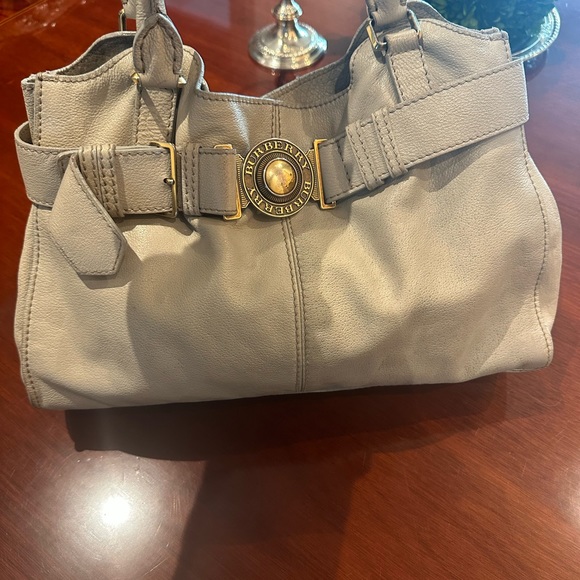 Gorgeous GUC Burberry Lamberth Buffalo leather handbag